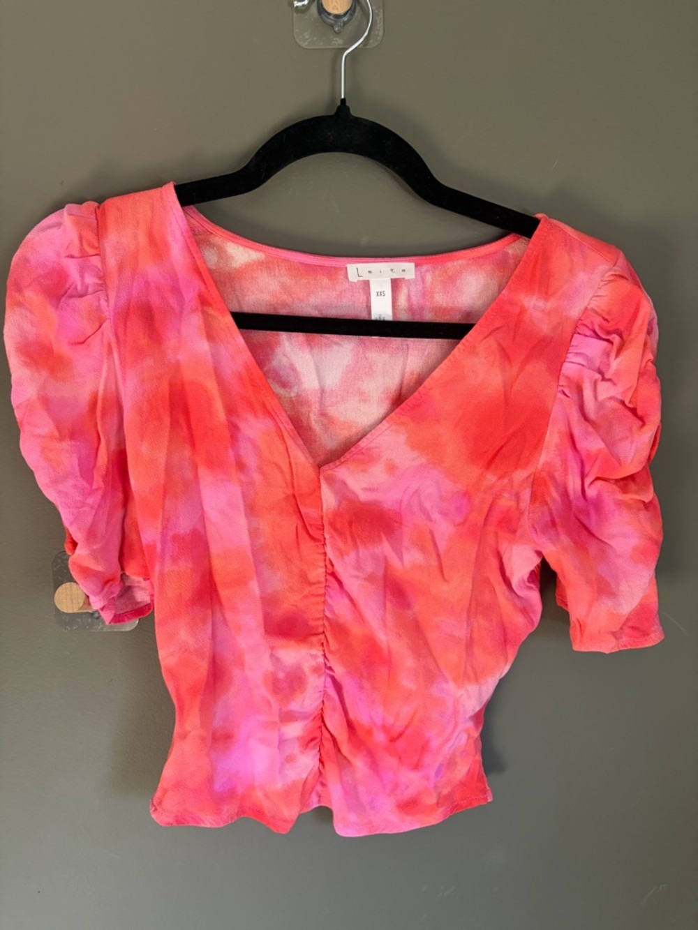 Leith Pink Red Tie-Dye V-Neck Puff Sleeve CropTop
